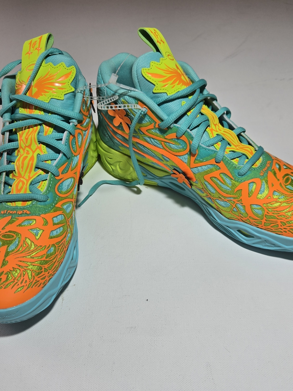 Puma MB.04 x Scooby-Doo LaMelo Ball Blue Green Orange 310776-01 Men's Size 9.5